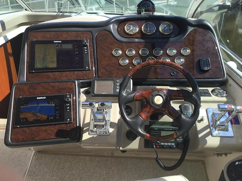 Slide: The Image of Cruisers 440 AKA 4370 HARDTOP EXPRESS 2003 - 6