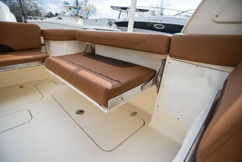 Slide: The Image of Scout 275 Dorado 2016 - 10