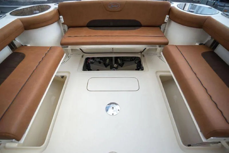 Slide: The Image of Scout 275 Dorado 2016 - 8