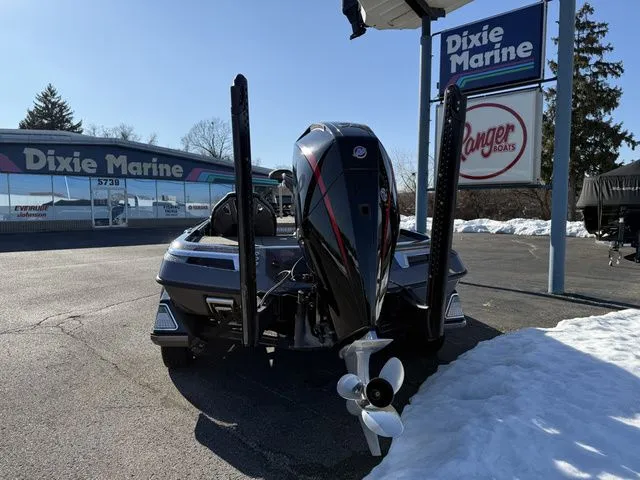 Slide: The Image of Ranger Z521R 2025 - 11