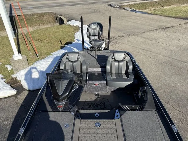 Slide: The Image of Ranger Z521R 2025 - 7