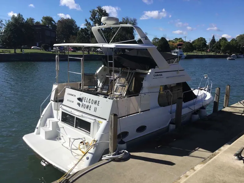 Slide: The Image of Carver Yachts 326 Motor Yacht 2000 - 0