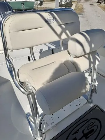 Slide: The Image of Sea Hunt Ultra 229 2024 - 10