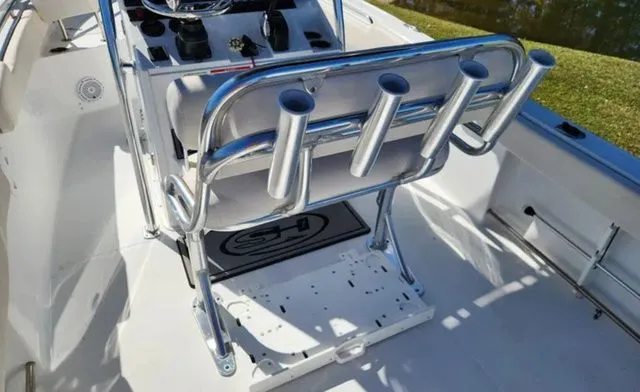 Slide: The Image of Sea Hunt Ultra 229 2024 - 3