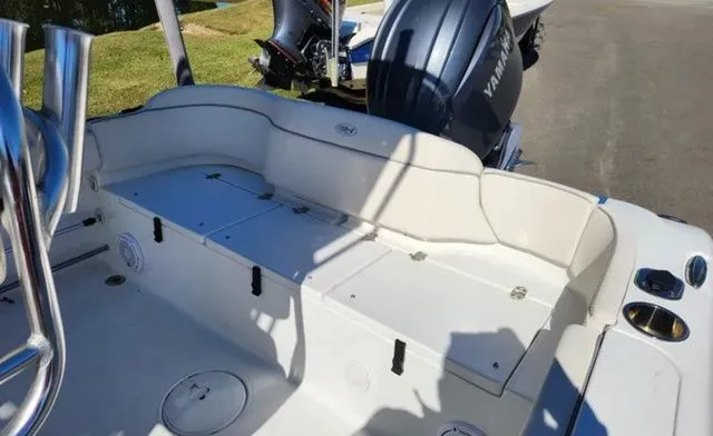 Slide: The Image of Sea Hunt Ultra 229 2024 - 7