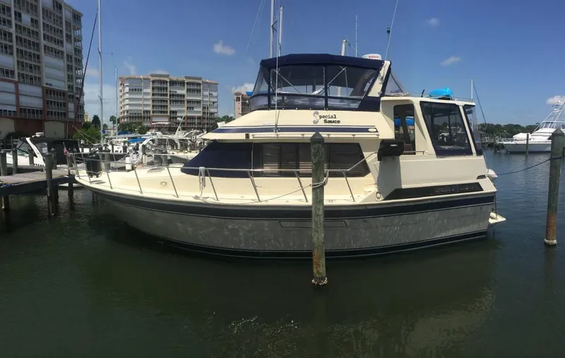 Slide: The Image of Vista Flushdeck Motor Yacht 1989 - 1