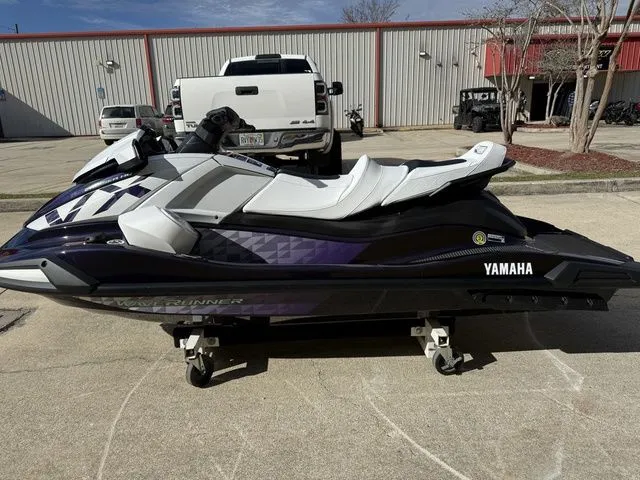 Slide: The Image of Yamaha VX Cruiser HO 2026 - 7