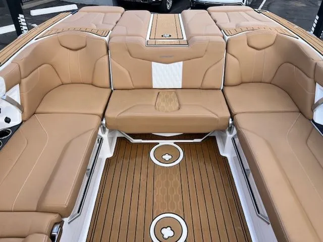 Slide: The Image of MasterCraft XT24 2023 - 11