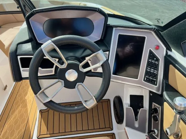 Slide: The Image of MasterCraft XT24 2023 - 15