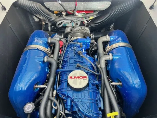 Slide: The Image of MasterCraft XT24 2023 - 16