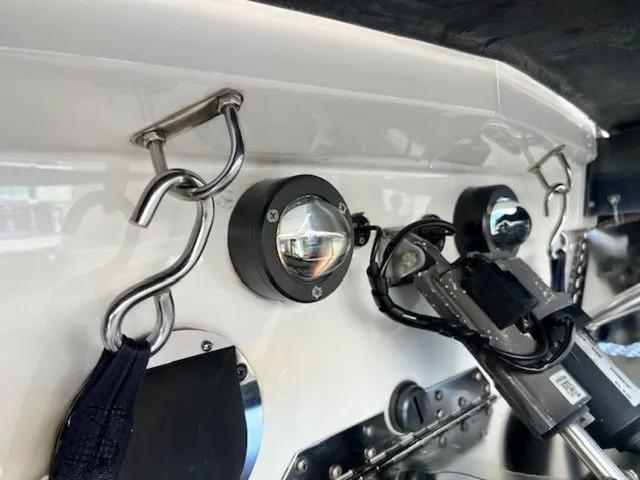 Slide: The Image of MasterCraft XT24 2023 - 17