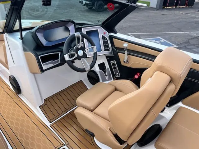 Slide: The Image of MasterCraft XT24 2023 - 22