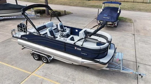 Slide: The Image of Harris Cruiser 230 SLDH 2025 - 3