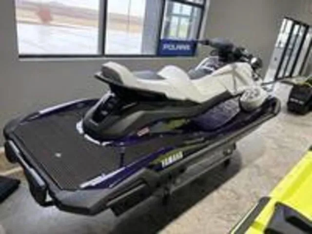 Slide: The Image of Yamaha VX Cruiser HO 2026 - 6
