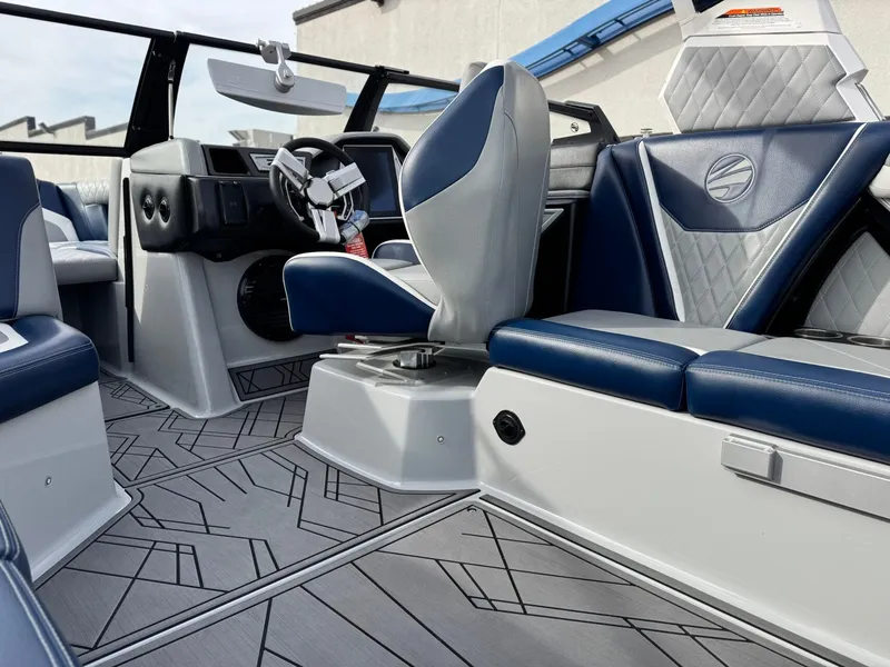 Slide: The Image of Tigé 23ZX 2023 - 14