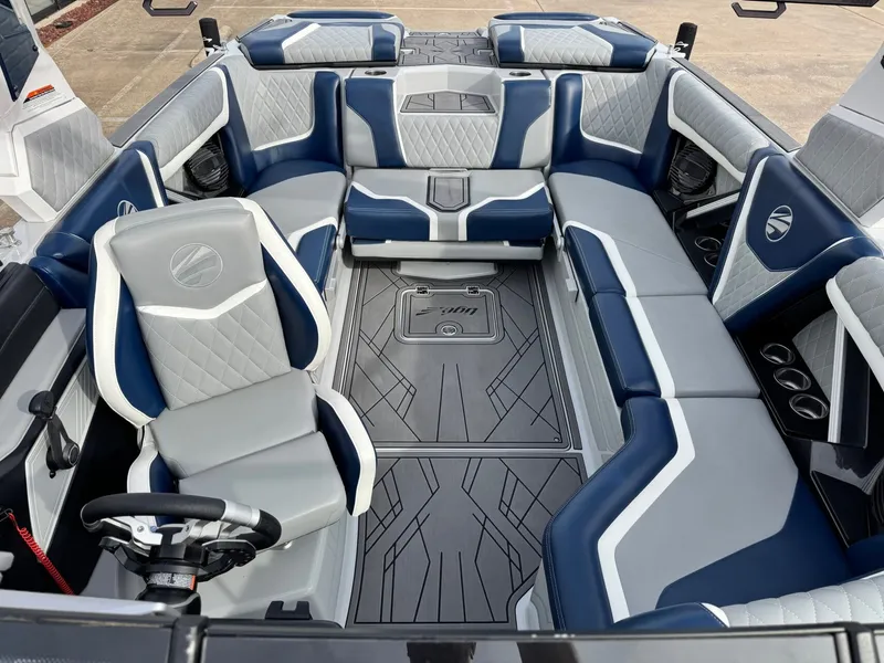 Slide: The Image of Tigé 23ZX 2023 - 19