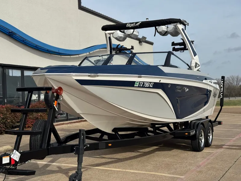 Slide: The Image of Tigé 23ZX 2023 - 2