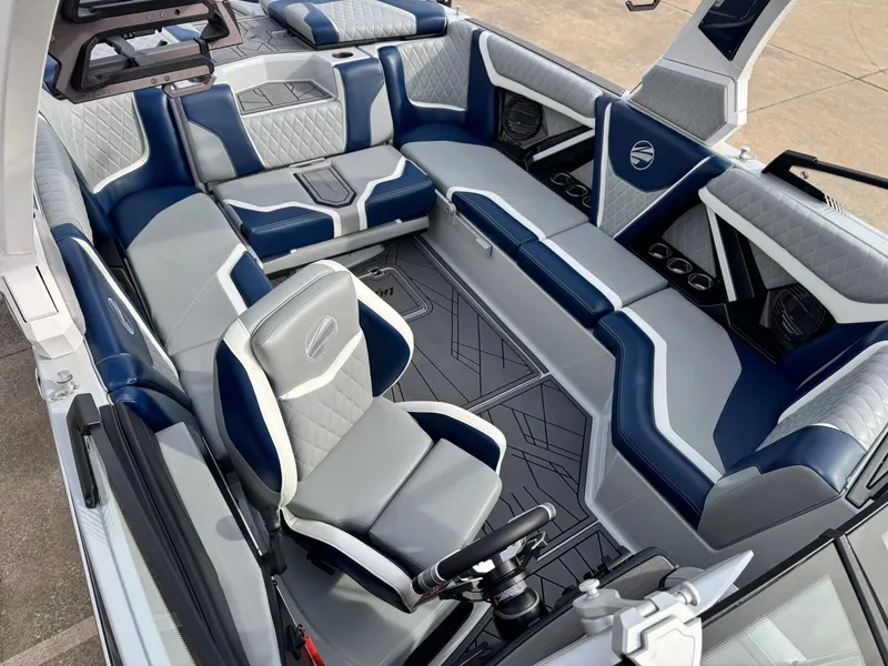 Slide: The Image of Tigé 23ZX 2023 - 21