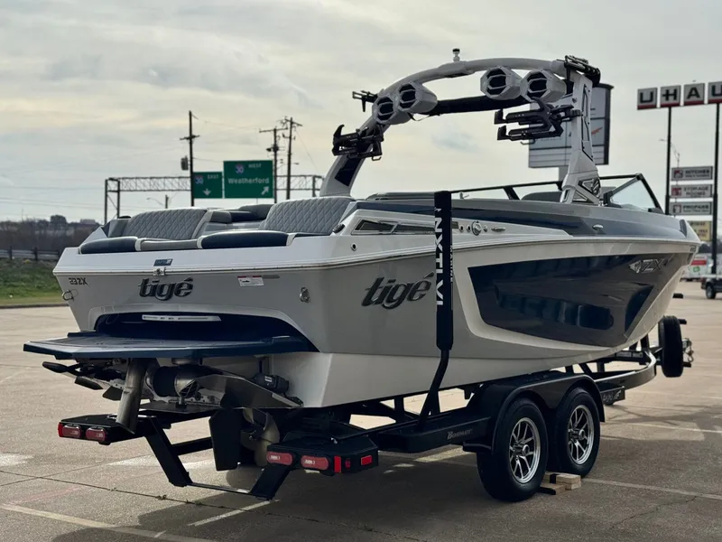 Slide: The Image of Tigé 23ZX 2023 - 5