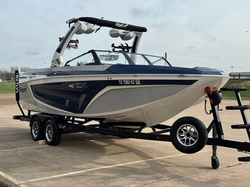 Slide: The Image of Tigé 23ZX 2023 - 6