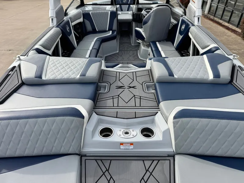 Slide: The Image of Tigé 23ZX 2023 - 7