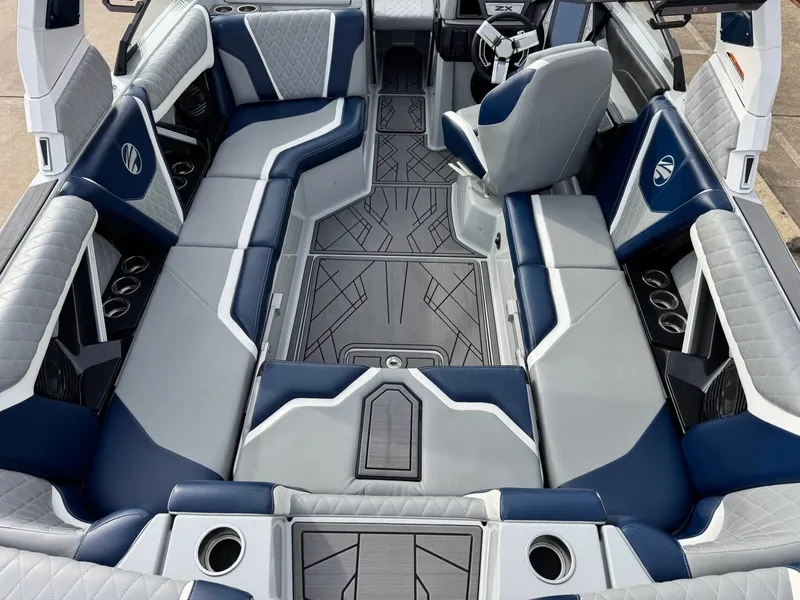 Slide: The Image of Tigé 23ZX 2023 - 8