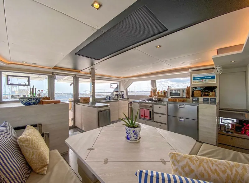 Slide: The Image of Interior of a 2020 Leopard 50 yacht, modern and luxurious. - 47