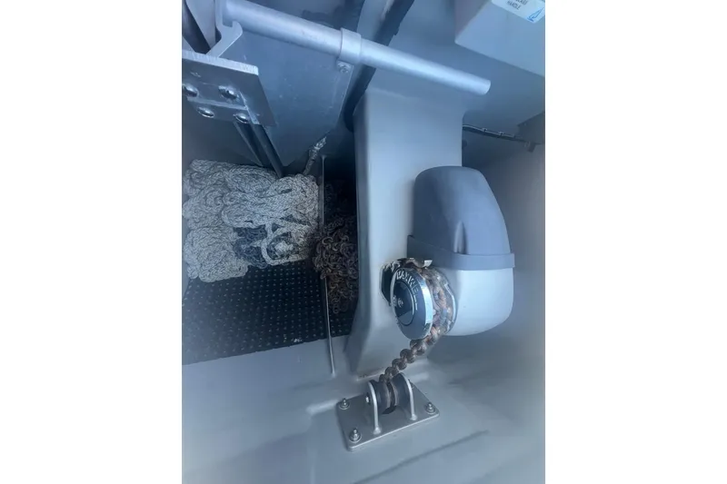 Slide: The Image of Rope and chain mechanism inside Balance 526 model, 2022. - 47