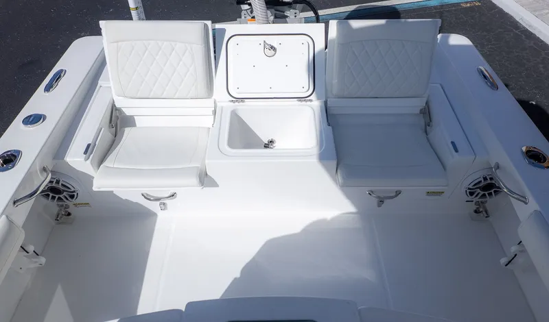 Slide: The Image of Everglades 253 Center Console 2026 - 11