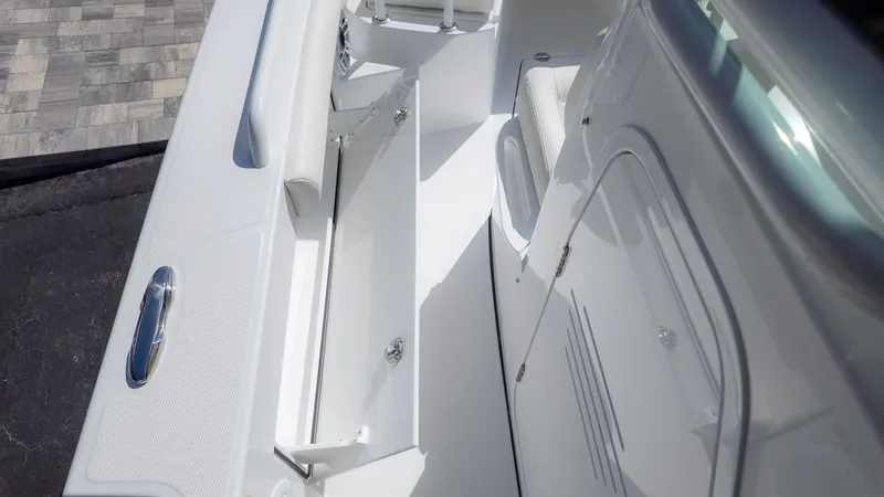 Slide: The Image of Everglades 253 Center Console 2026 - 14