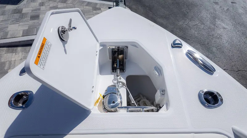 Slide: The Image of Everglades 253 Center Console 2026 - 20