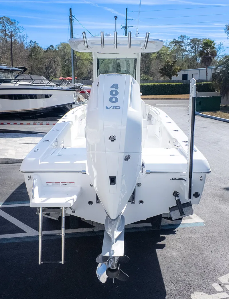 Slide: The Image of Everglades 253 Center Console 2026 - 5