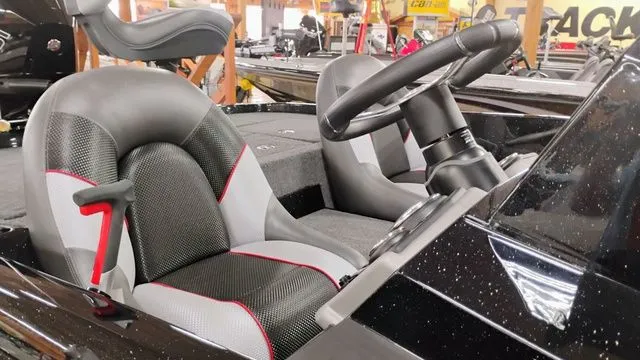 Slide: The Image of Ranger Z185 2025 - 23