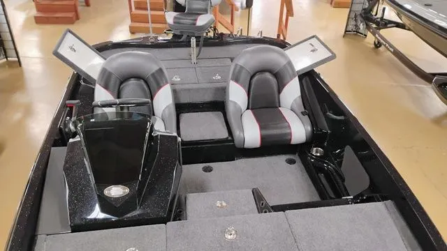 Slide: The Image of Ranger Z185 2025 - 30