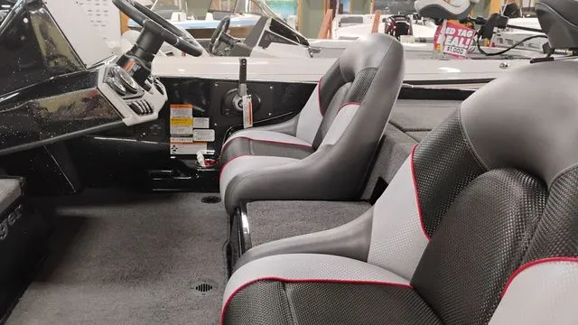 Slide: The Image of Ranger Z185 2025 - 48