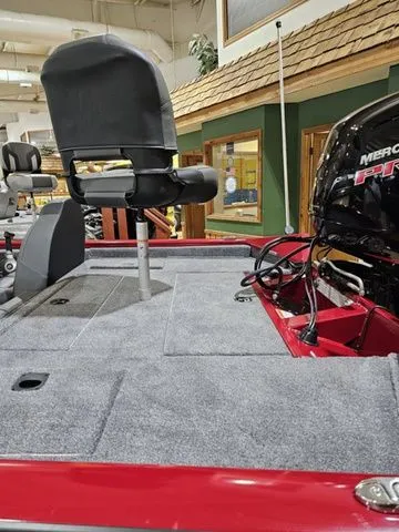 Slide: The Image of Tracker Pro Team 190 2025 - 4