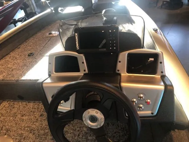 Slide: The Image of Tracker Pro Team 175 TF 2026 - 10