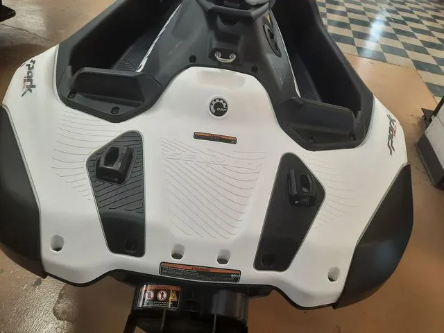 Slide: The Image of Sea-Doo Spark Trixx 2025 - 8