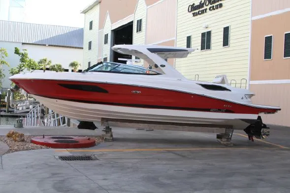 Slide: The Image of Sea Ray 350 SLX Bowrider 2015 - 0