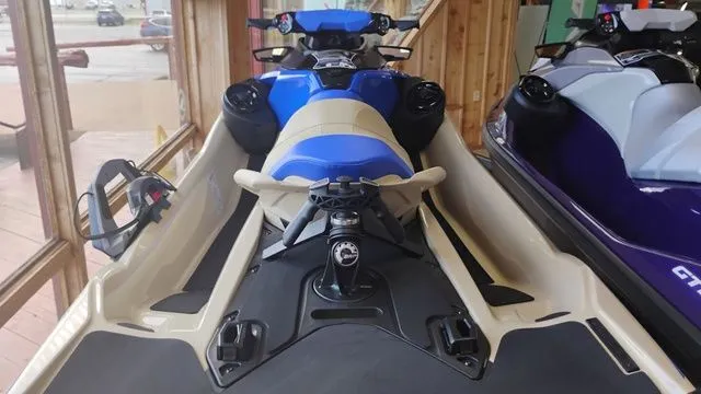 Slide: The Image of Sea-Doo Wake 2025 - 9