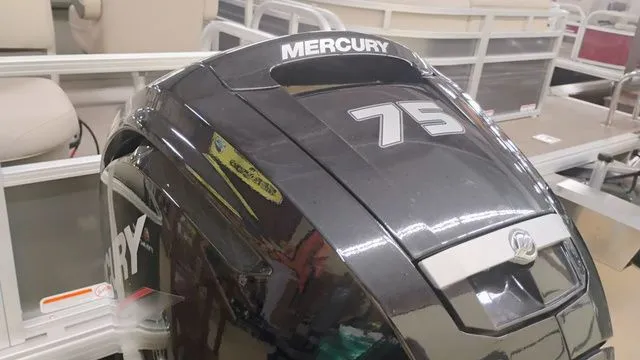 Slide: The Image of Sun Tracker Party Barge 18 DLX 2025 - 26