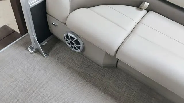 Slide: The Image of Sun Tracker Party Barge 18 DLX 2025 - 7