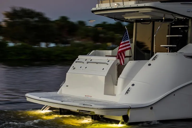 Slide: The Image of Sea Ray 510 Sundancer 2015 - 5