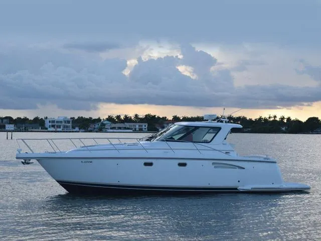 Slide: The Image of Tiara 3600 Sovran 2005 - 0