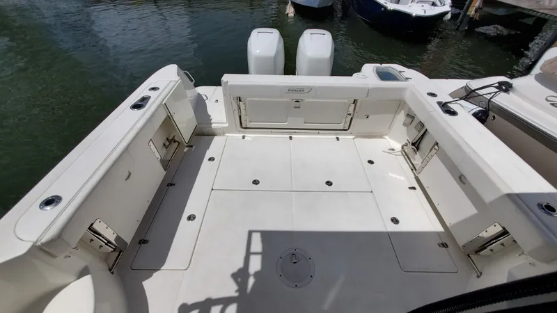 Slide: The Image of Boston Whaler 315 Conquest 2014 - 10