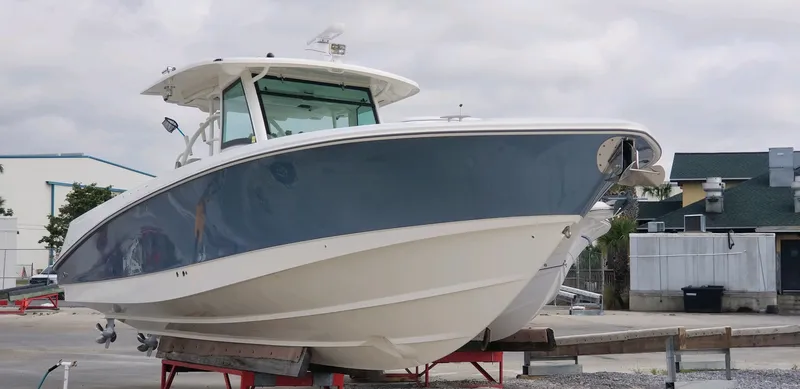 Slide: The Image of Boston Whaler 370 Outrage 2017 - 0