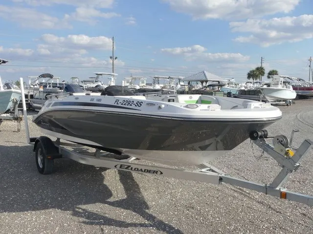 Slide: The Image of Hurricane SunDeck Sport 185 OB 2020 - 3