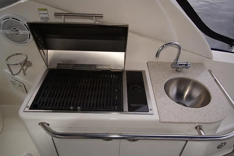 Slide: The Image of Sea Ray 280 Sundancer 2011 - 8