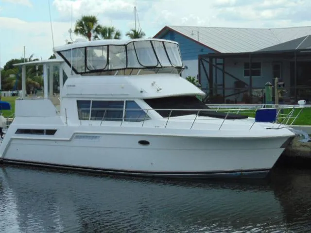 Slide: The Image of Carver Yachts 405 Motor Yacht 1998 - 0