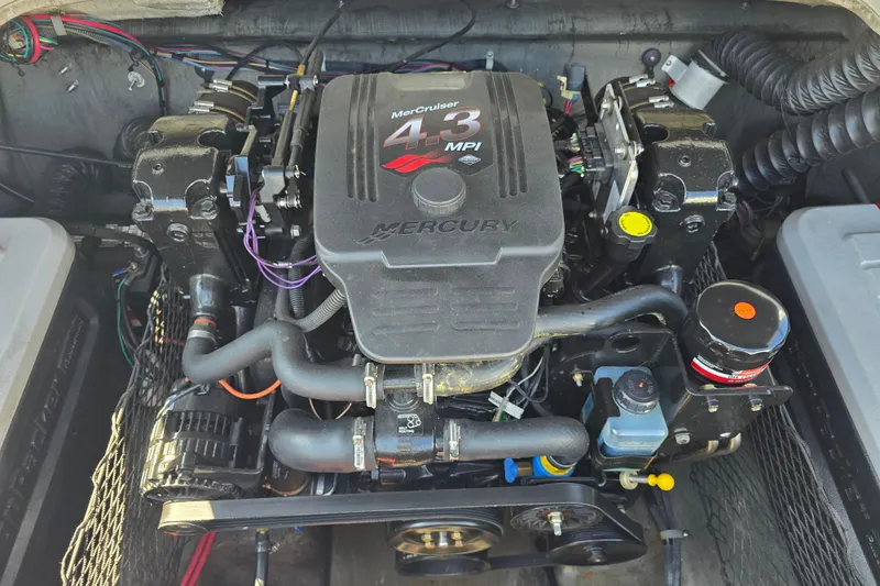 Slide: The Image of Engine of a 2008 Larson Senza 186 boat, featuring a MerCruiser 4.3 MPI. - 20